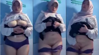 Bu Guru Salsa Omek di Toilet Viral Video by BebasIndo Bu Guru Salsa Omek di Toilet Viral Video by BebasIndo