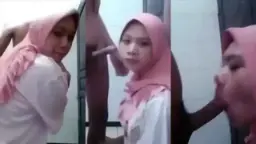 Terbaru Jilbab Pink Nyepong Kontol Panjang Video by PornOne Terbaru Jilbab Pink Nyepong Kontol Panjang Video by PornOne